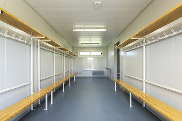 intérieur des vestiaires sportifs modulaires